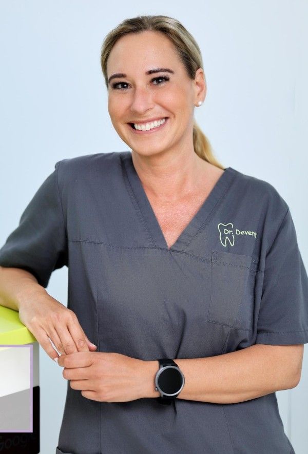 Dr. Erika Devenyi
